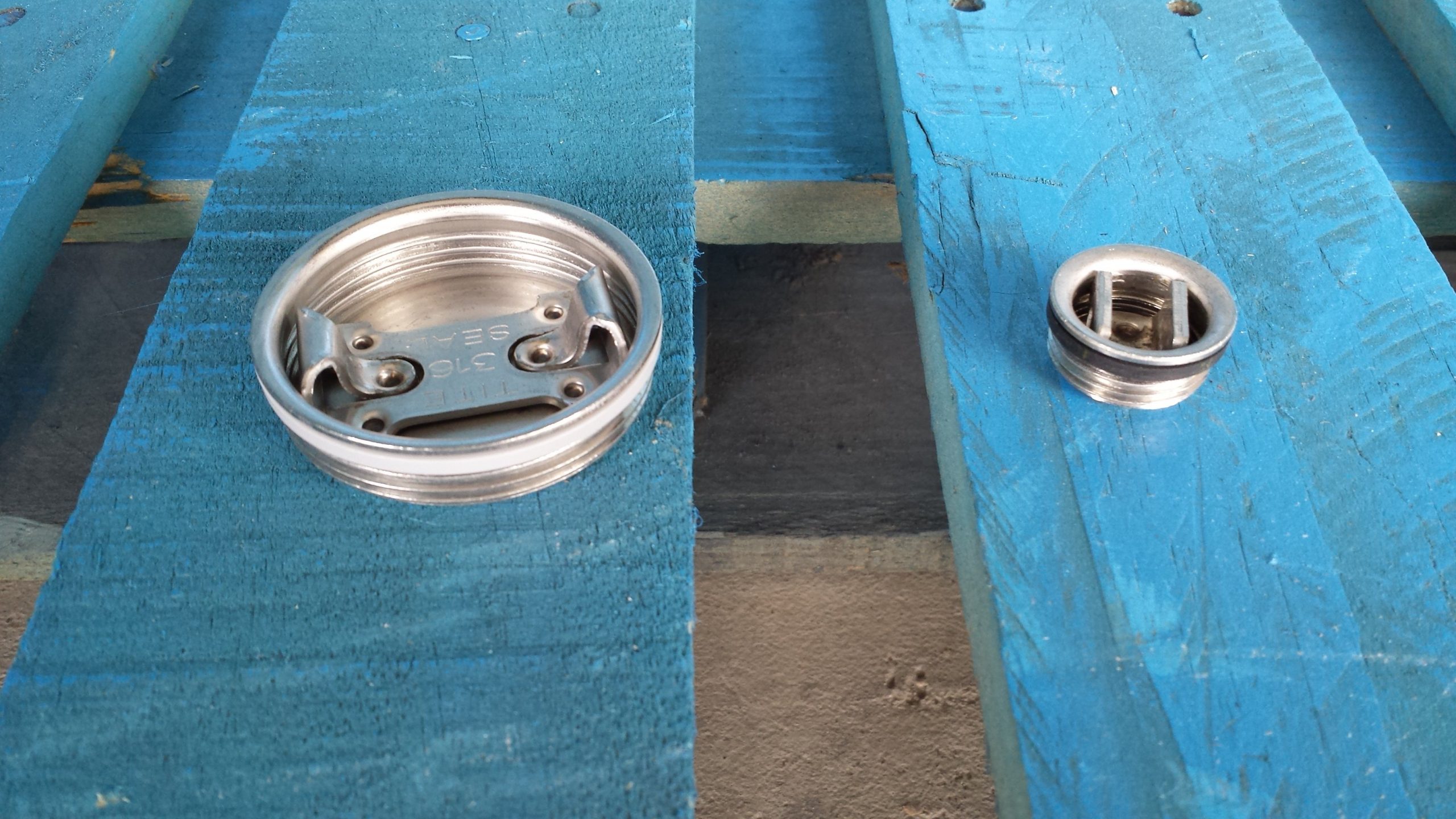 2 And 3 4 Stainless Steel Bung Set 2-and-3-4-stainless-steel-bung-set